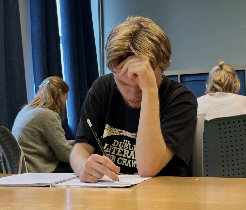 IMG 1010 scaled e1759352947535 - Åsane Folkehøgskole